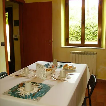 La Voliera Bed & Breakfast *